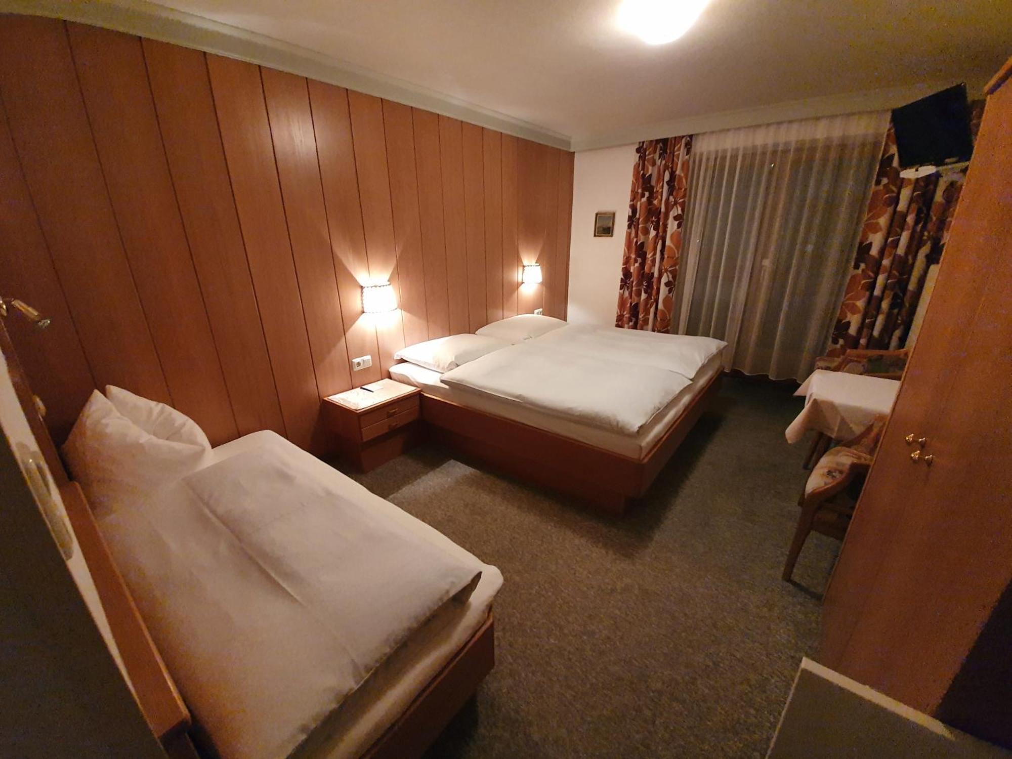 Haus Monika Und Haus Claudia Hotel ไมย์อาโฮเฟิน ภายนอก รูปภาพ