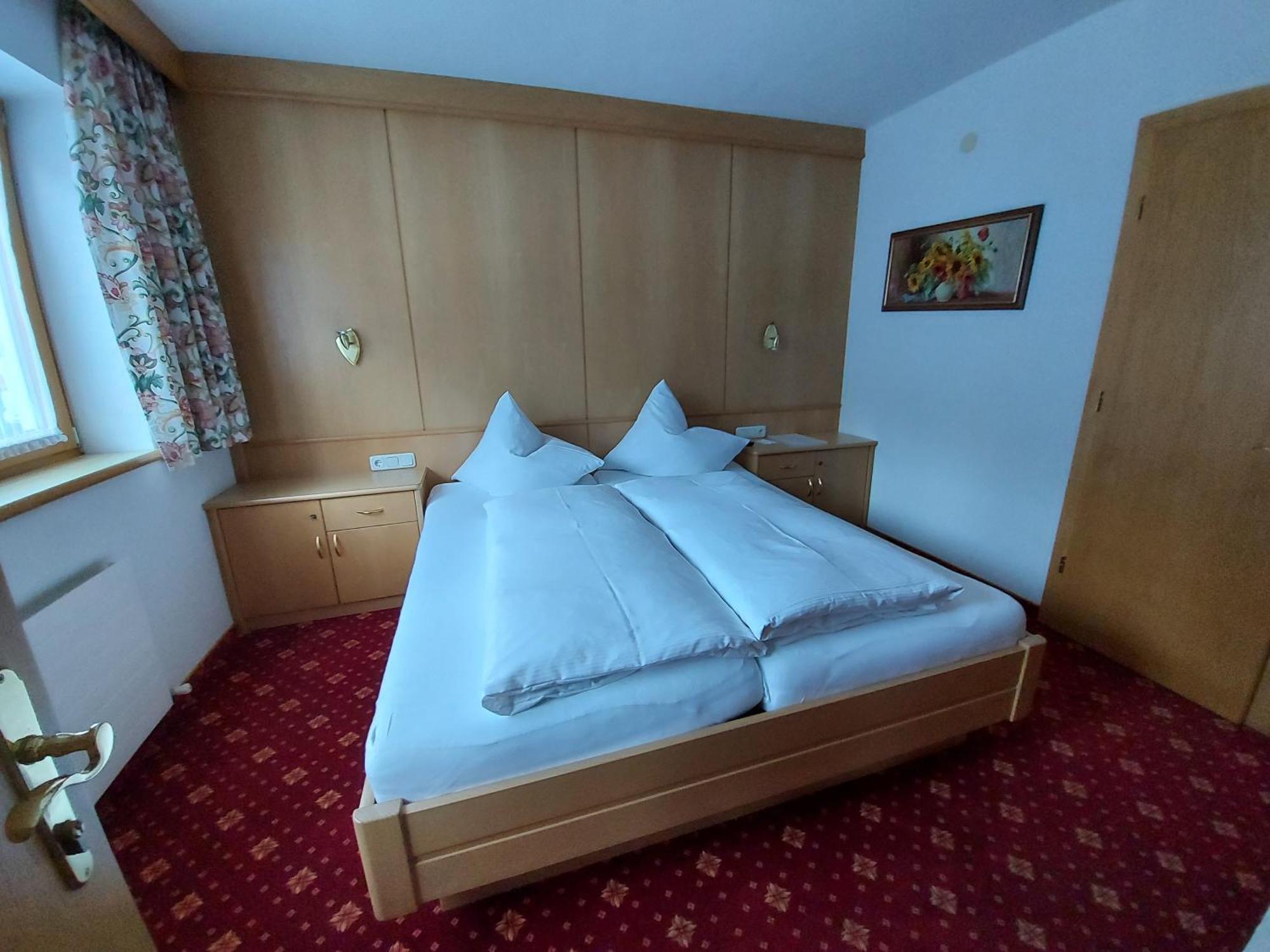 Haus Monika Und Haus Claudia Hotel ไมย์อาโฮเฟิน ภายนอก รูปภาพ