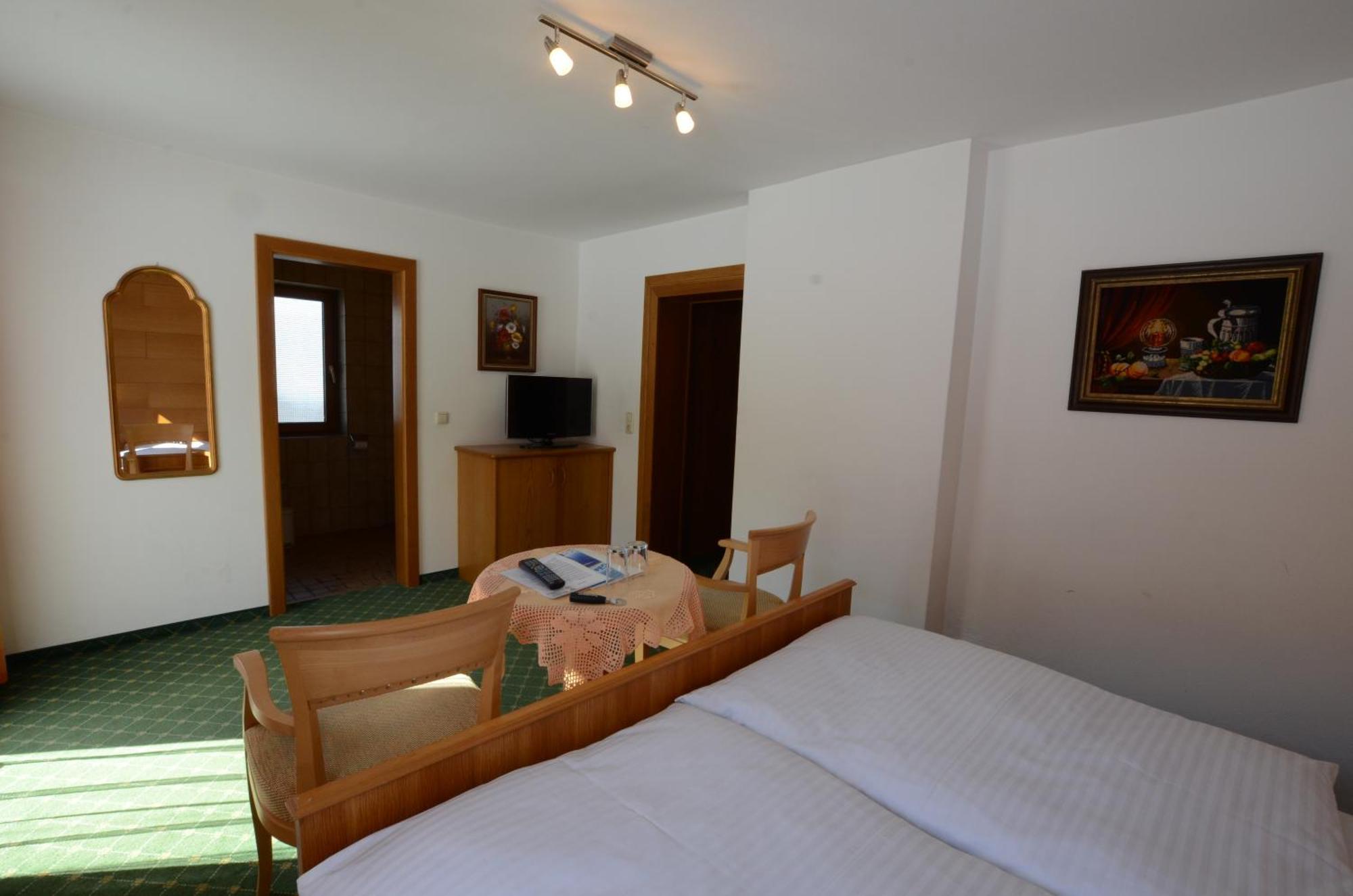 Haus Monika Und Haus Claudia Hotel ไมย์อาโฮเฟิน ภายนอก รูปภาพ