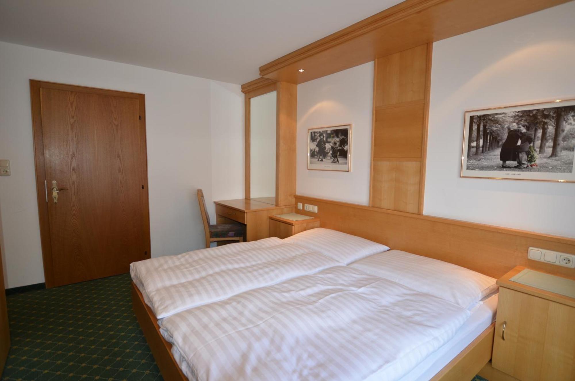 Haus Monika Und Haus Claudia Hotel ไมย์อาโฮเฟิน ภายนอก รูปภาพ