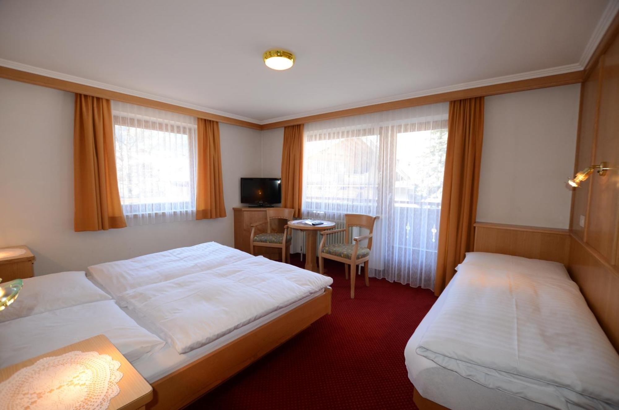 Haus Monika Und Haus Claudia Hotel ไมย์อาโฮเฟิน ภายนอก รูปภาพ