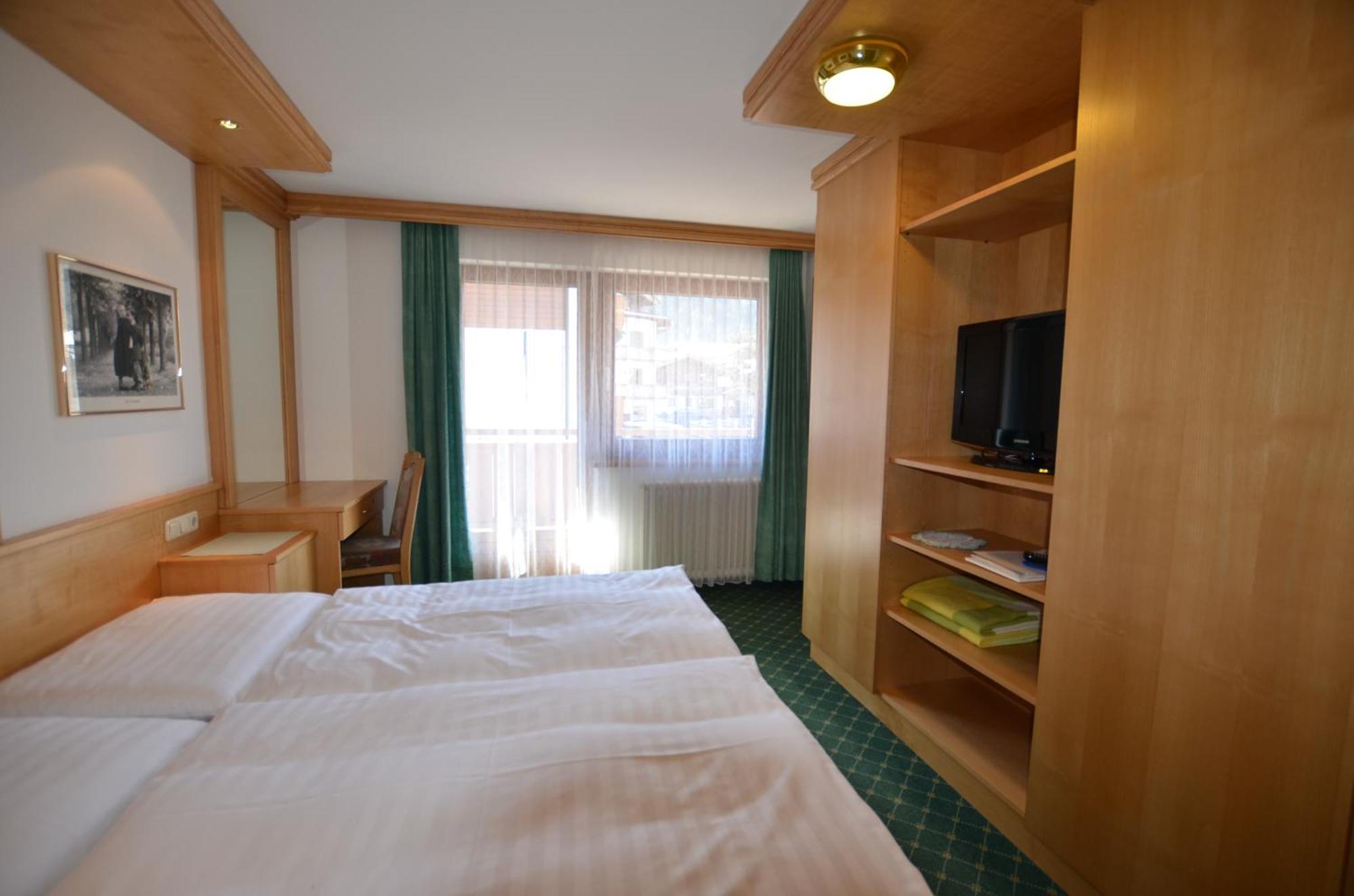 Haus Monika Und Haus Claudia Hotel ไมย์อาโฮเฟิน ภายนอก รูปภาพ