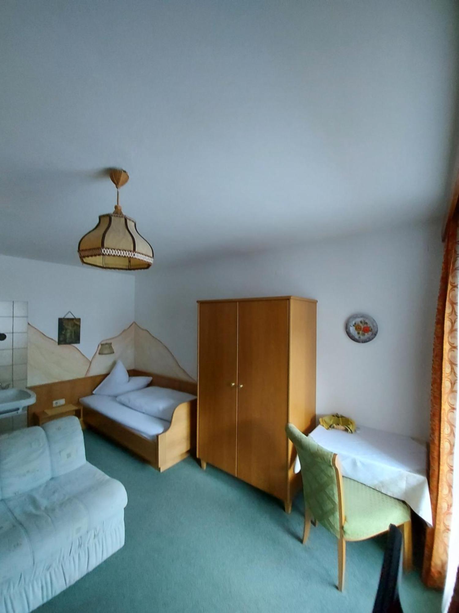 Haus Monika Und Haus Claudia Hotel ไมย์อาโฮเฟิน ภายนอก รูปภาพ