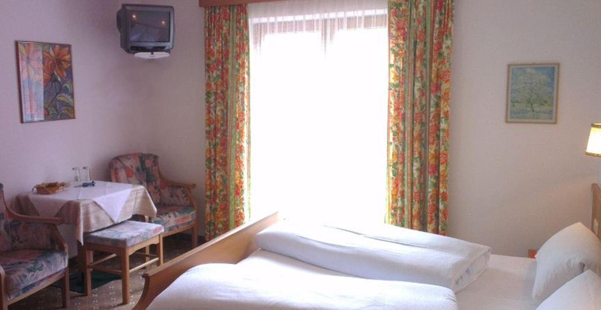 Haus Monika Und Haus Claudia Hotel ไมย์อาโฮเฟิน ห้อง รูปภาพ