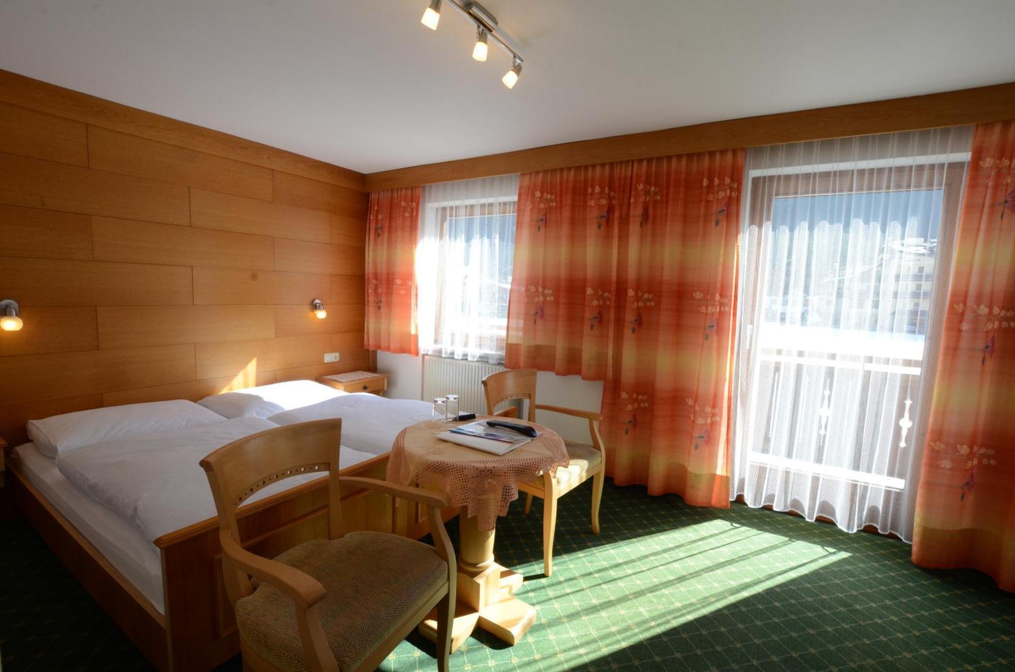 Haus Monika Und Haus Claudia Hotel ไมย์อาโฮเฟิน ภายนอก รูปภาพ