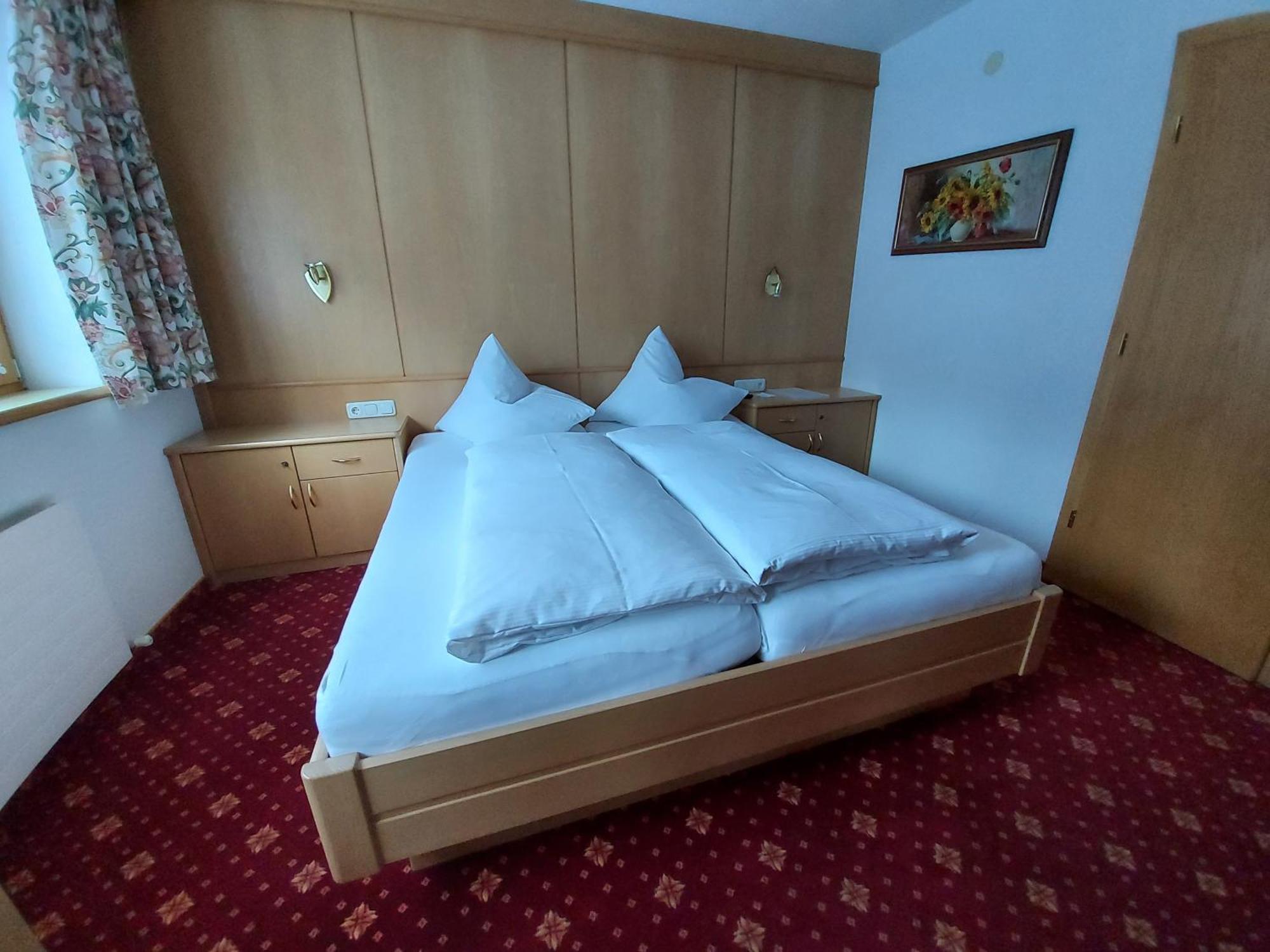 Haus Monika Und Haus Claudia Hotel ไมย์อาโฮเฟิน ภายนอก รูปภาพ