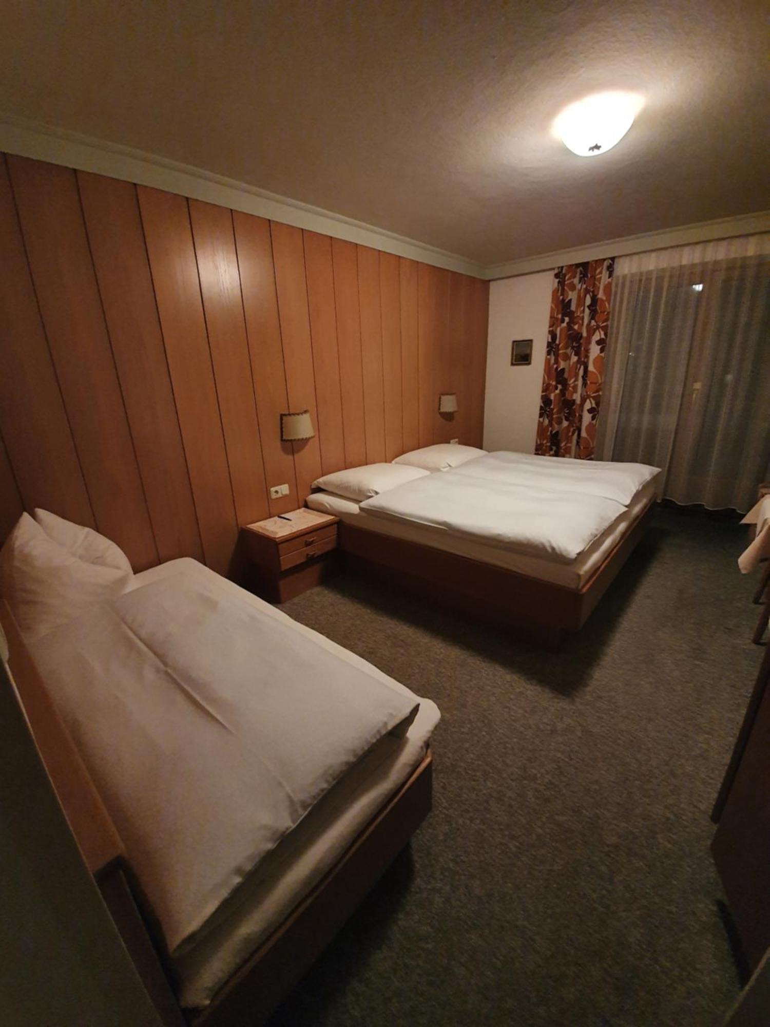 Haus Monika Und Haus Claudia Hotel ไมย์อาโฮเฟิน ภายนอก รูปภาพ